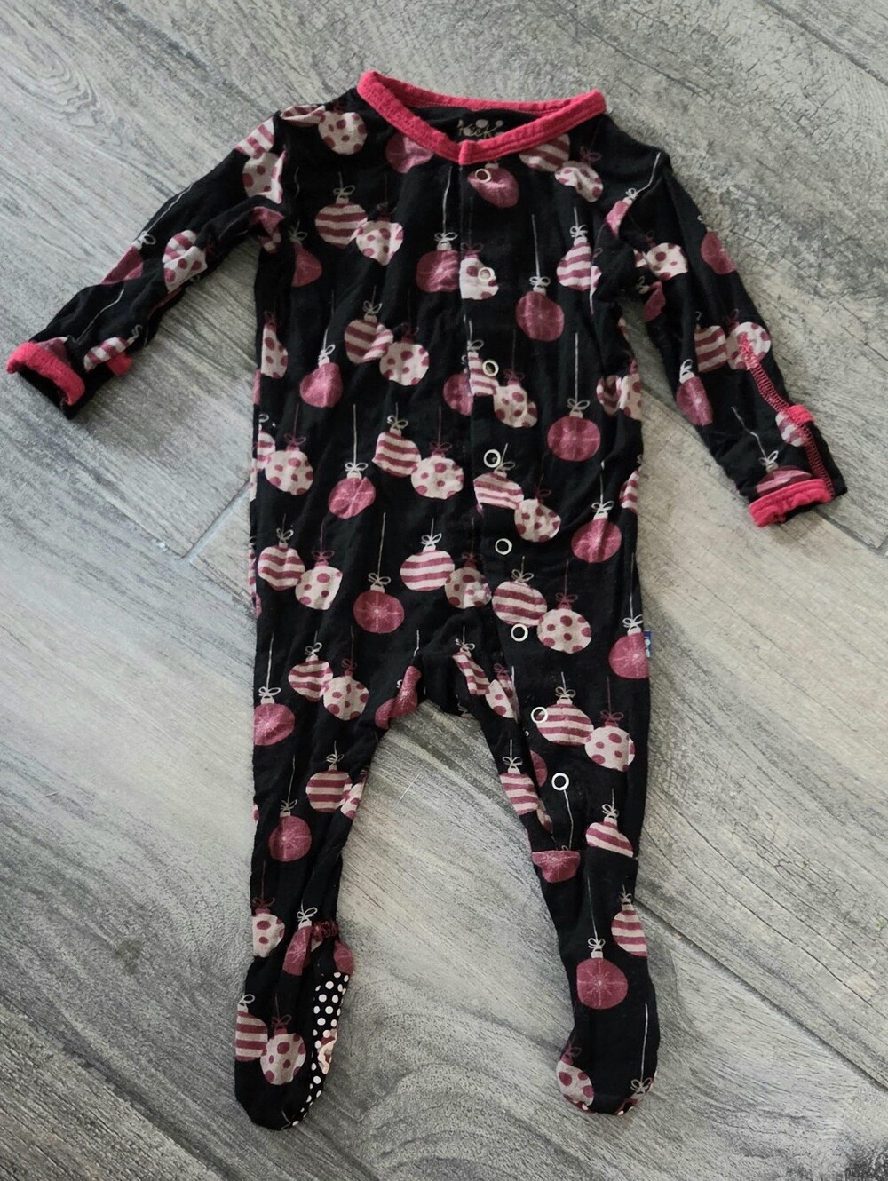 Kickee Pants VGUC 0-3 Months Black and Red Ornament Print Footie Romper